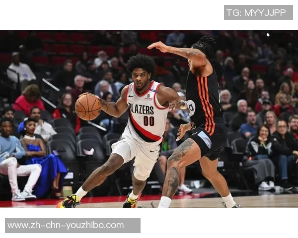 开拓者与尼克斯激战正酣球迷期待精彩对决与精彩瞬间 开拓者与尼克斯激战正酣球迷期待精彩对决与精彩瞬间